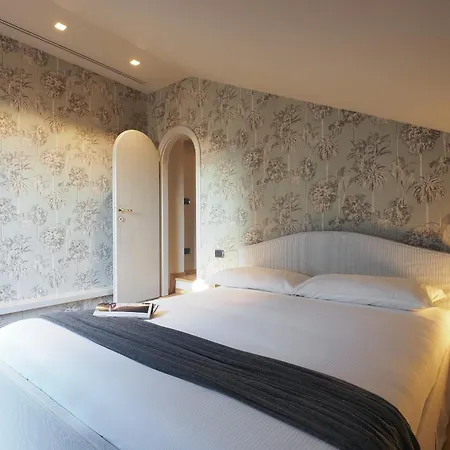 Splendido Attico Con 2 Terrazzi In Brera Apartment